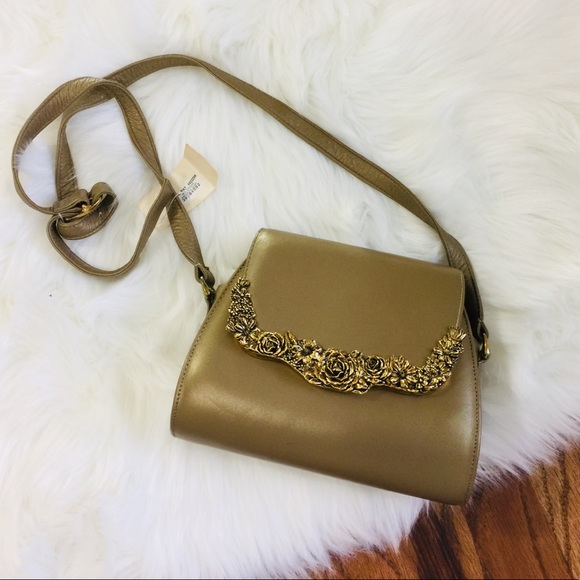 Handbags - NEW $95 VTG Gold Metal Roses Crossbody Purse